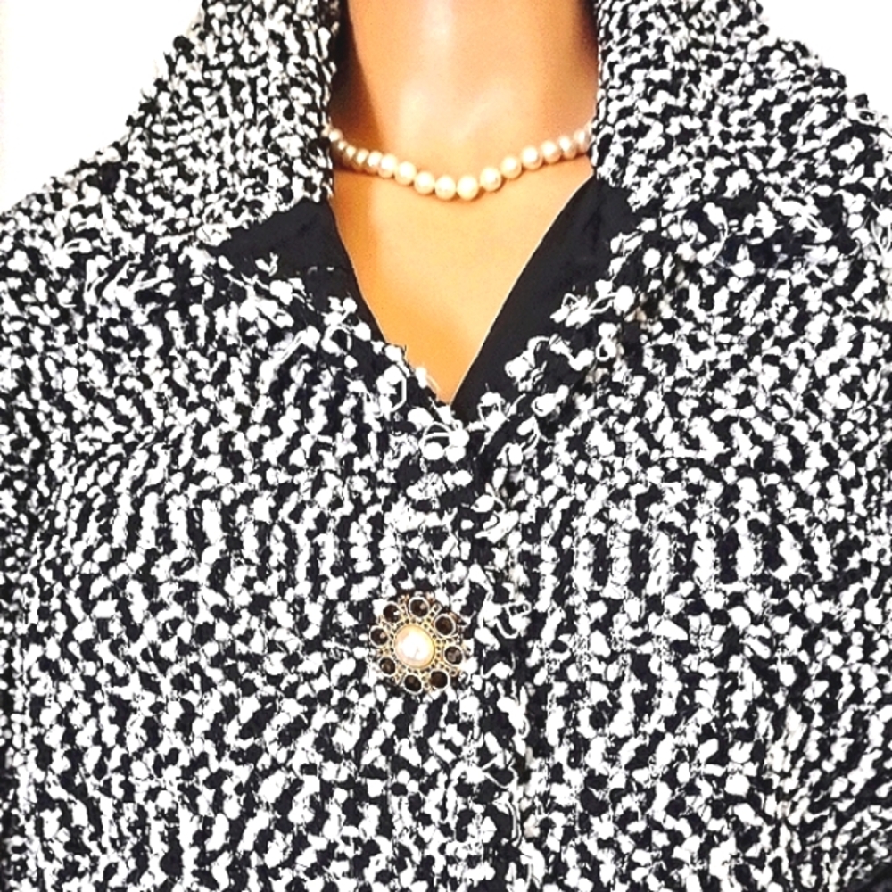NEW ST JOHN 10 FANTASY KNIT BOUCLE  METALLIC WHITE PEARL CRYSTAL BUTTONS JACKET